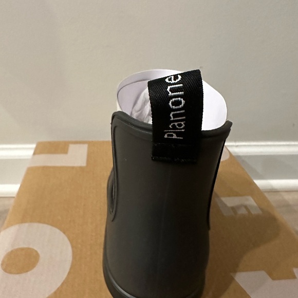 Planone Short Rain Boots for Women. Black, Sz 36. Available 3 pair - Picture 3 of 4